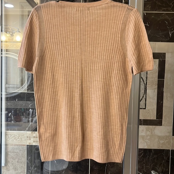 Banana Republic tan blouse, size M, NWT. - Picture 4 of 6